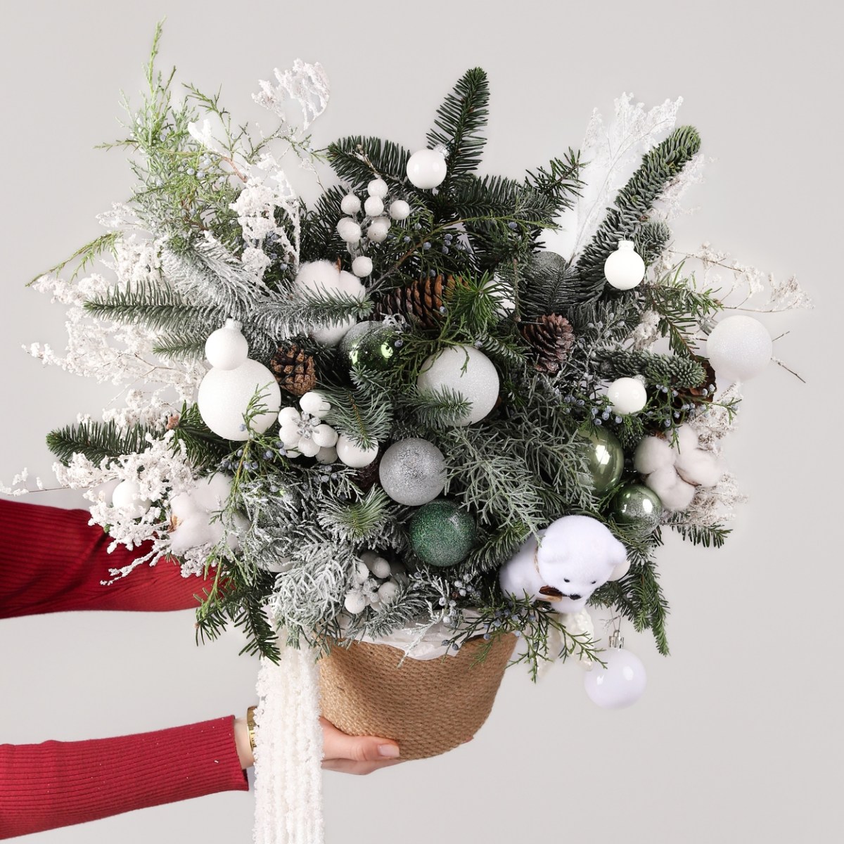 zimnee kashpo s goluboj elyu 6